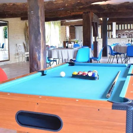 6 Bedroom Stunning In Janville Prázdninový dům *