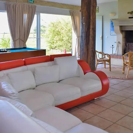 Casa de Férias 6 Bedroom Stunning In Janville *