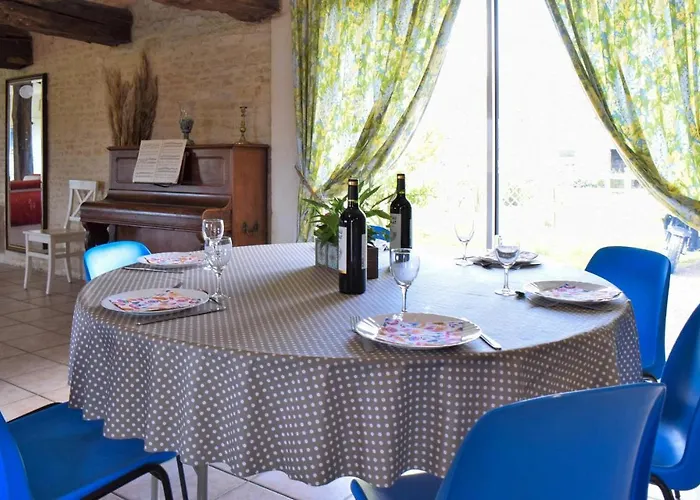 6 Bedroom Stunning In Janville Ferienhaus Janville (Calvados)